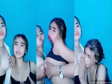 ABG Lesbi Adu Toket Gede Saling Jilat Memek Sampe Muncrat