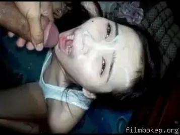 Ngewe Liar Bareng Lo, Mucrat Sperma Panas di Muka Cantik